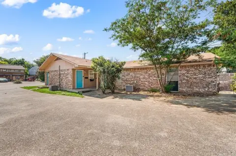 Arlington Duplex: Investment Opportunity