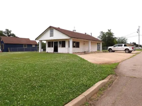 Freestanding Office/Retail in Guthrie, OK