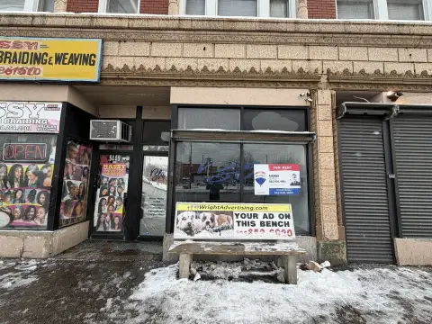 High-Visibility Storefront in Chicago