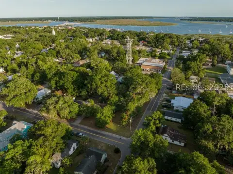 Beaufort Land in Historic Downtown