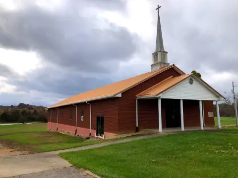 Versatile Commercial Building Near Oak Hill