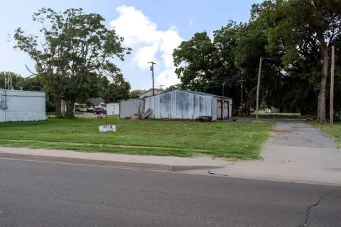 Land with Shop on Route 66