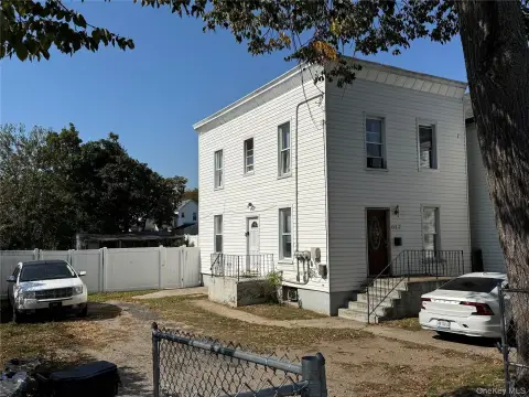 Jamaica Duplex on Oversized Lot