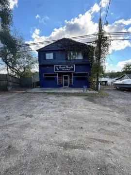 Stand-Alone Building for Lease