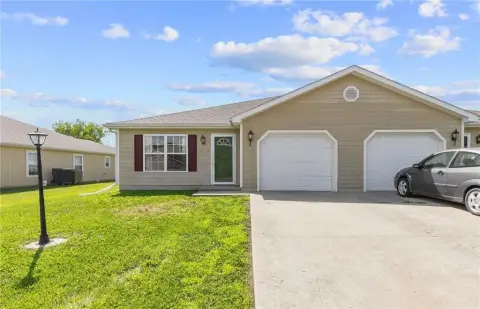 Knob Noster Duplex Opportunity