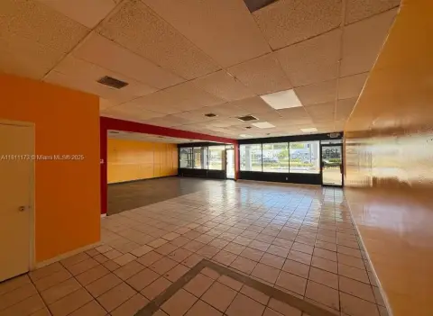 Oakland Park Retail Space Available