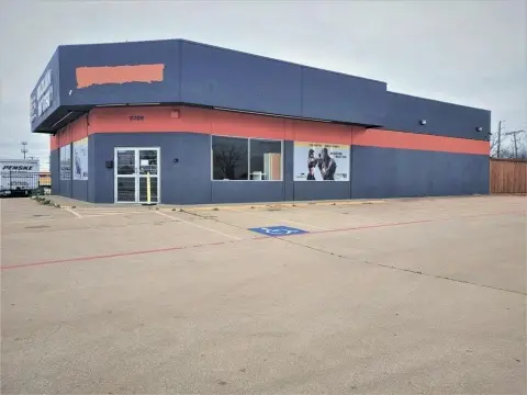 Retail Property on Busy Road