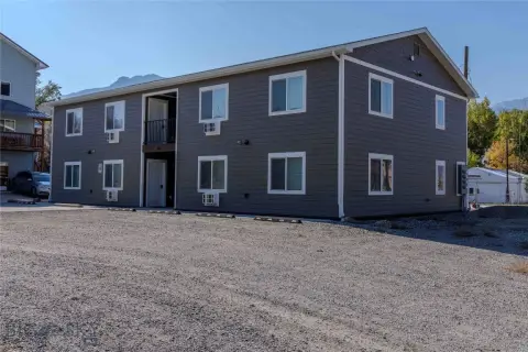 4-Unit Short-Term Rental Property