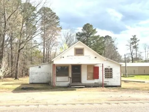 Commercial Building on Highway 12