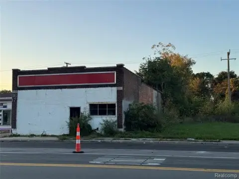 Harper Avenue Commercial Building