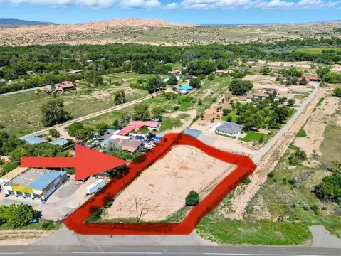 Spacious Land Parcel Near Santa Fe