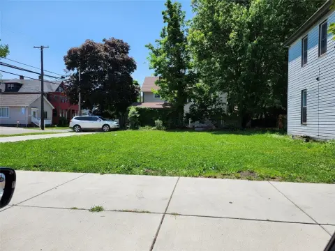 Residential Building Lot in Erie