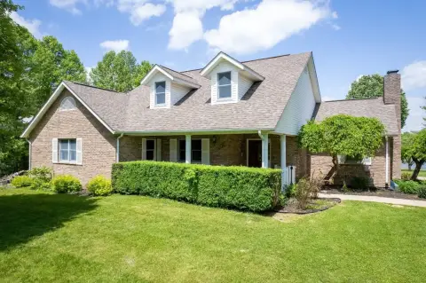 Versatile Estate with Income Potential