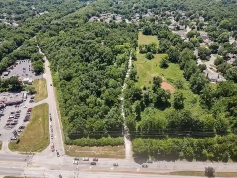 Prime Commercial Land on Battlefield