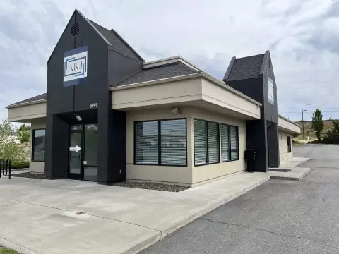 Private-Entry Office Suite