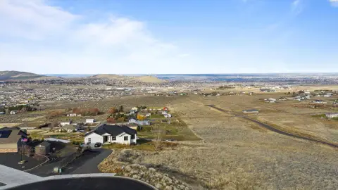 Kennewick Residential Lot with Views