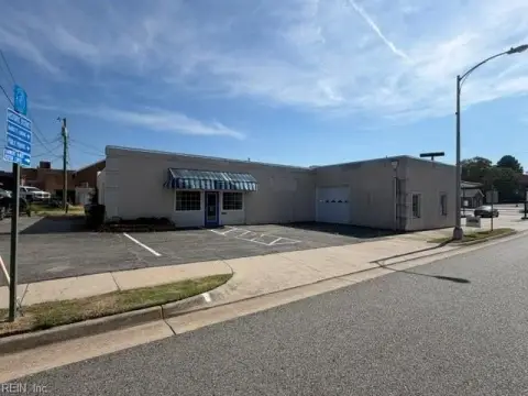 Flex Space with Roll-Up Door