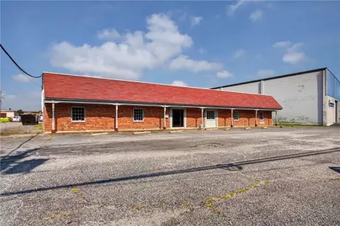 Flex Space with Outdoor Storage