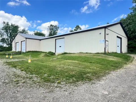 Attached Warehouse Buildings