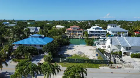 Duck Key Canal Frontage Lot