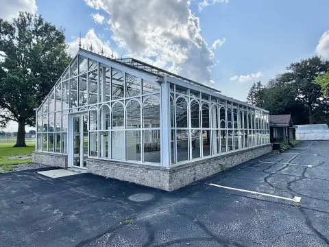 Heated Greenhouse Retail Space