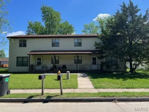 Townhouse-Style Duplex with Long-Term Tenants