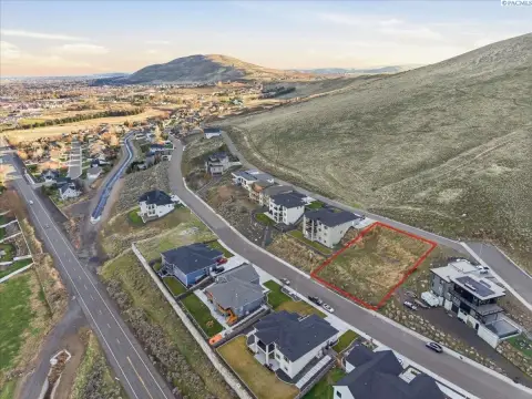 Residential Land with Panoramic Views