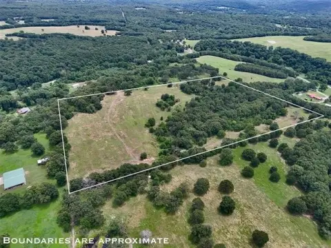 26 Acres in Ozark Foothills