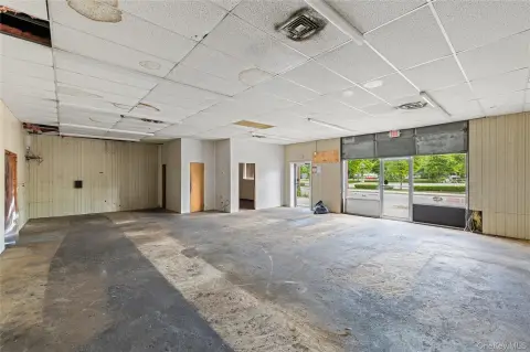 Single-Story Flex Space