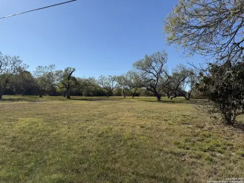 Residential Land in Seguin, TX
