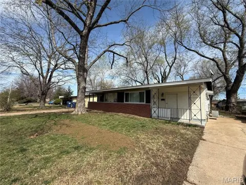 Duplex with Vacant Unit