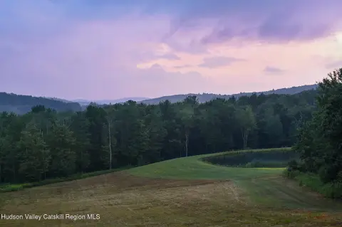Austerlitz Land with Mountain Views