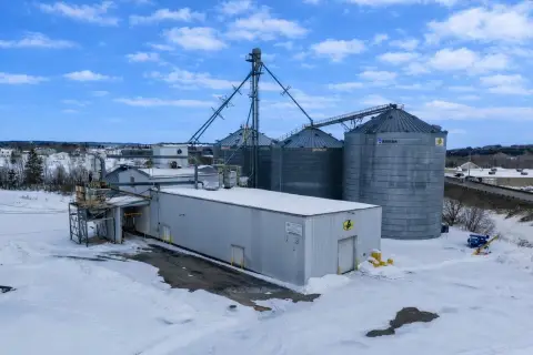 Grain Storage Facility with Rail Access