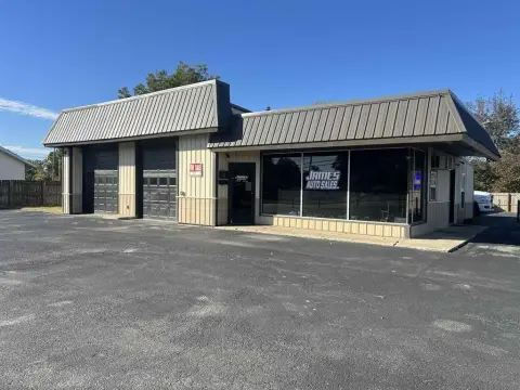 Established Car Lot in Beaver Dam