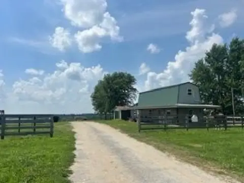 Kentucky Farm with Barns, Ponds