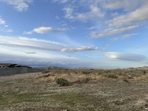 2.5-Acre Lot in Rosamond, CA