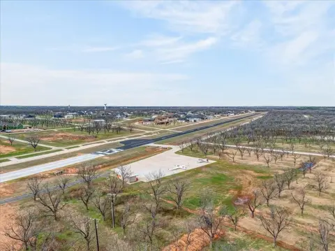Residential Airpark Homesite in Granbury