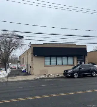 Office Building on High-Volume Road