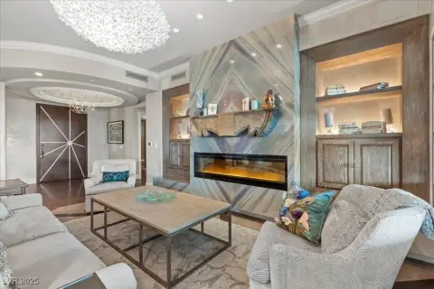 Luxury High-Rise Residence in Las Vegas