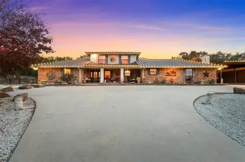 Graham Ranch with Hilltop Views