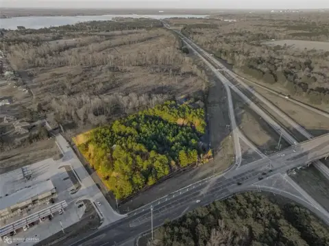 Commercial Land in High-Traffic Area