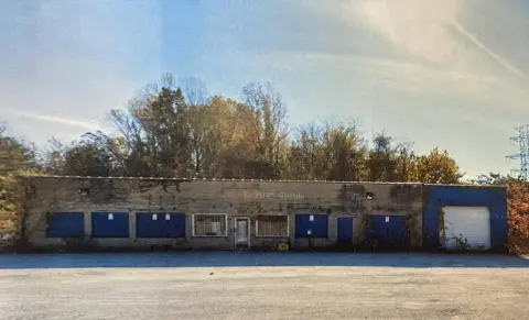 Maysville Commercial Building with Shop