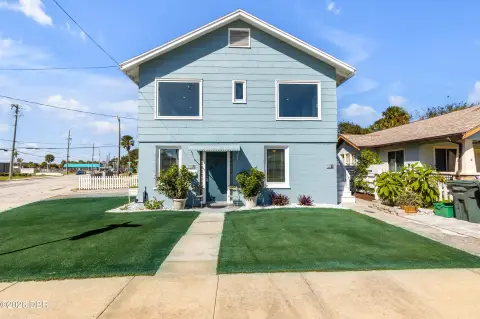 Duplex with Separate Laundry