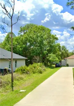 Residential Land in Poinciana