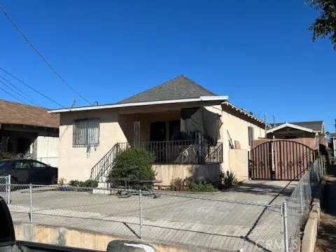 Los Angeles Triplex Near Arts District