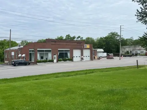 Flemingsburg Commercial Property with Business Opportunity