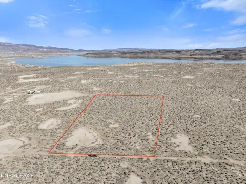 Expansive Land Parcel in Nevada
