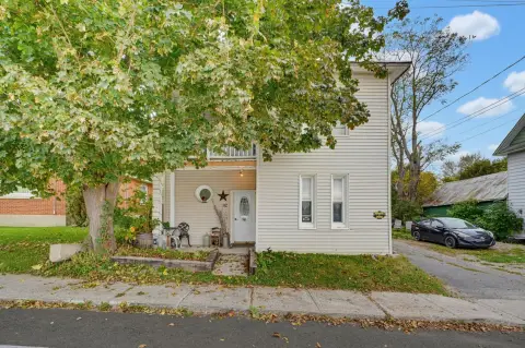 Duplex with Shared Garage