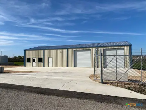 Seguin Warehouse with Office Space