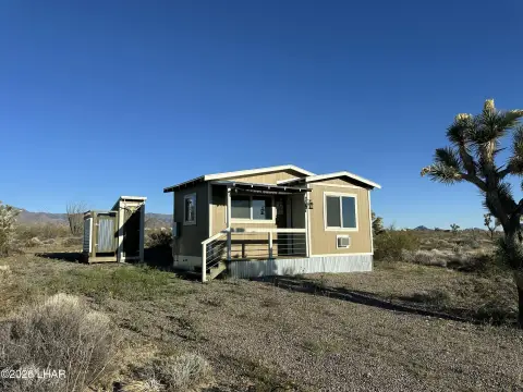 Yucca, AZ Land with Cabin